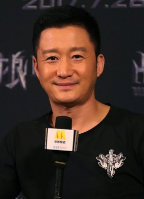新婚娇妻的裸体婚纱照h